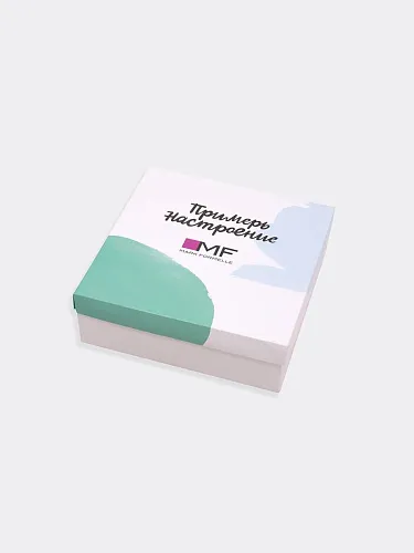 картинка Коробка из картона подарочная от магазина стильной одежды Mark Formelle