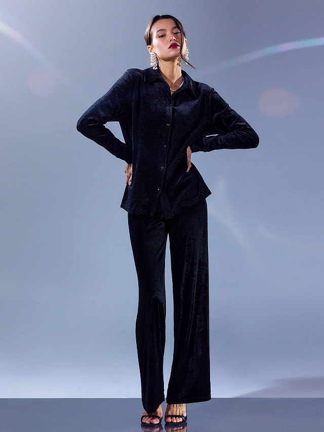 Брюки женские велюровые в черном цвете - 3