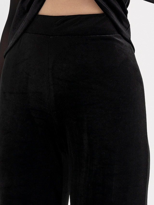 Брюки женские велюровые в черном цвете - 9