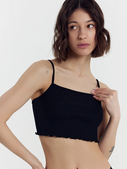 картинка Топ на тонких бретелях черного цвета в рубчик для женщин от магазина стильной одежды Mark Formelle