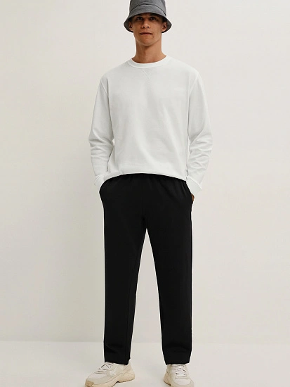 картинка Теплые брюки мужские черные с начесом от магазина мужской одежды Mark Formelle