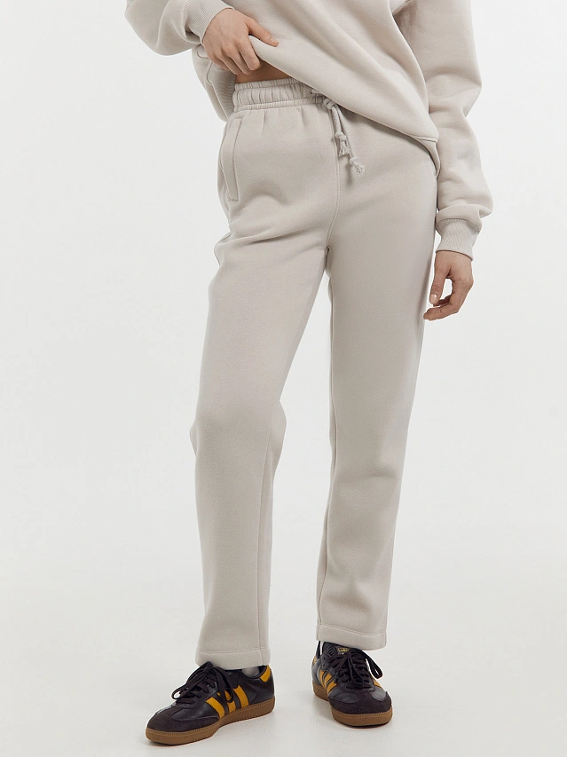 Брюки женские в бежевом цвете - 2