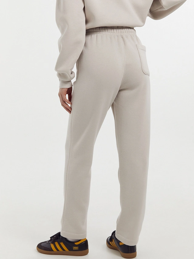 Брюки женские в бежевом цвете - 3