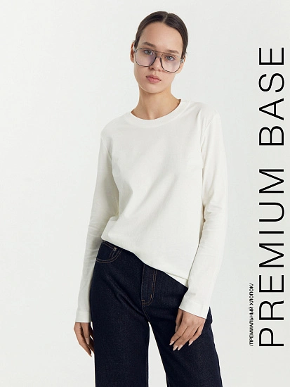 картинка Джемпер женский светло-молочный от магазина стильной одежды Mark Formelle