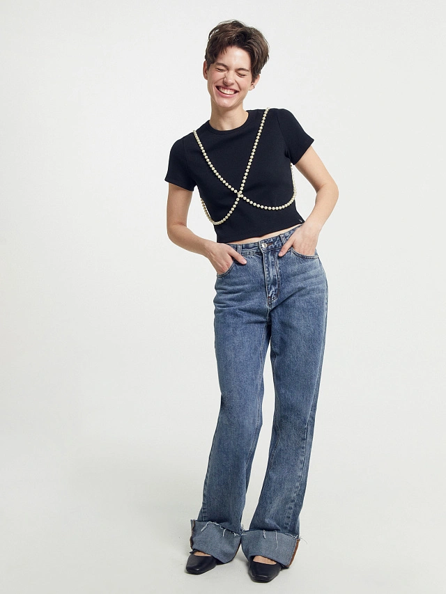 Футболка женская короткая в черном цвете - 9