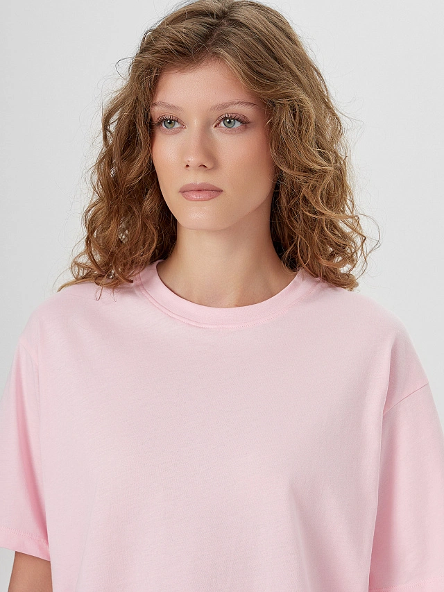 Футболка женская в пастельно-розовом цвете - 5