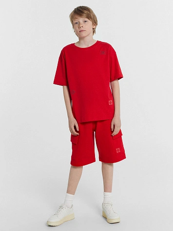 Шорты для мальчиков в красном цвете