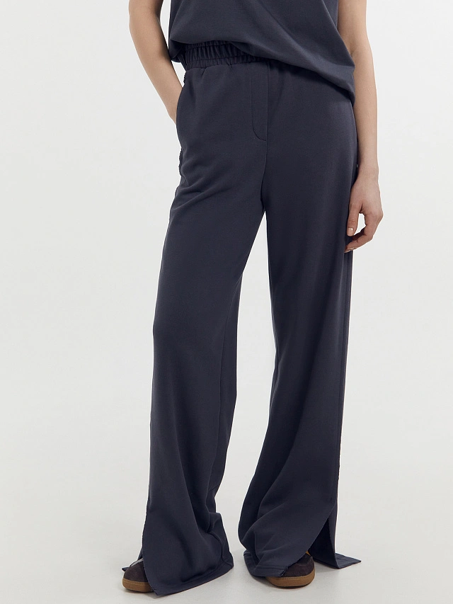 Брюки женские в графитово-сером цвете - 2