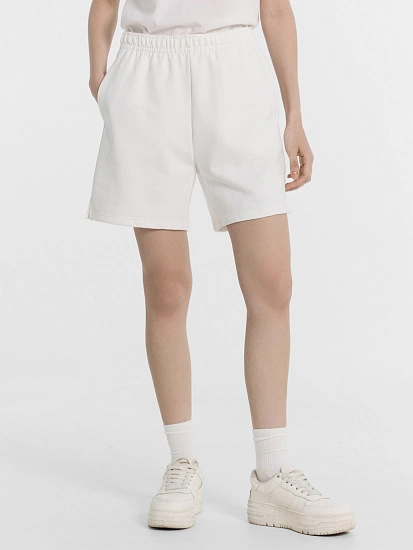 картинка Шорты женские в белом цвете  от магазина стильной одежды Mark Formelle