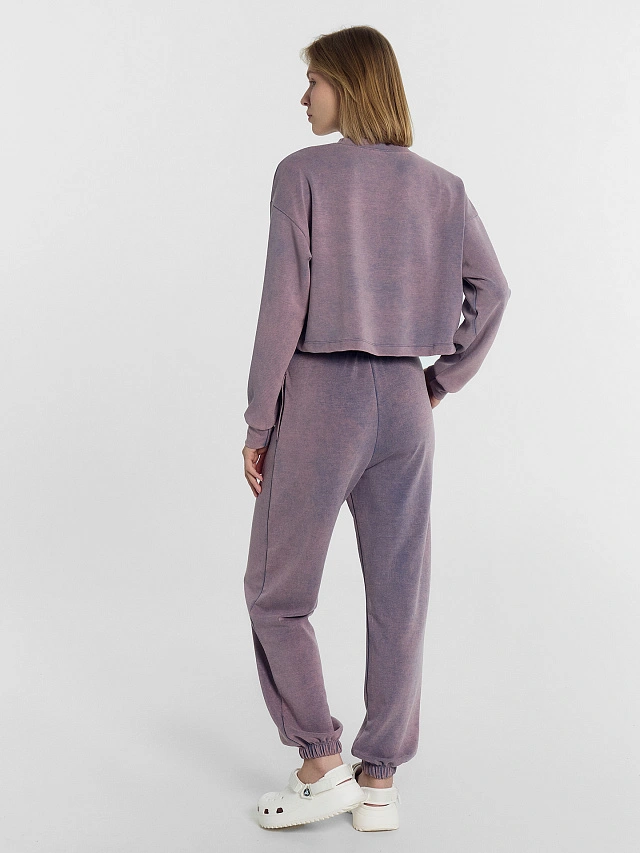 Комплект женский (джемпер, брюки) серый с дизайнерским принтом - 2