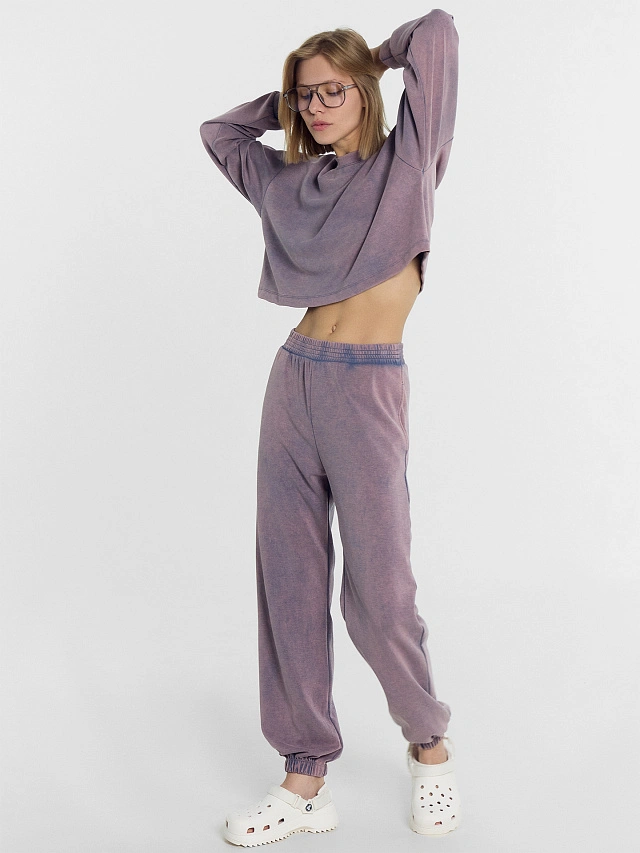 Комплект женский (джемпер, брюки) серый с дизайнерским принтом - 8