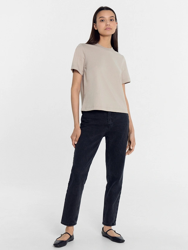 Футболка женская в коричневом цвете - 3