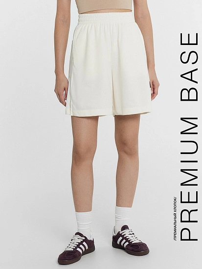 картинка Шорты женские молочно-бежевые от магазина стильной одежды Mark Formelle