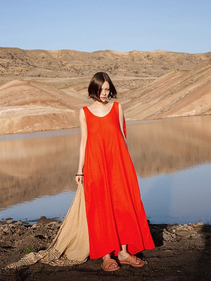 картинка Сарафан женский в оранжево-красном цвете  от магазина стильной одежды Mark Formelle