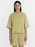 Комплект женский (футболка, шорты) в зеленом оттенке