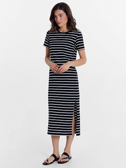 картинка Платье женское в черно-белую полоску от магазина стильной одежды Mark Formelle