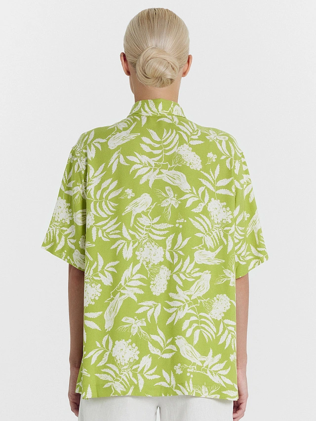 Рубашка женская в зеленом оттенке с птицами - 2