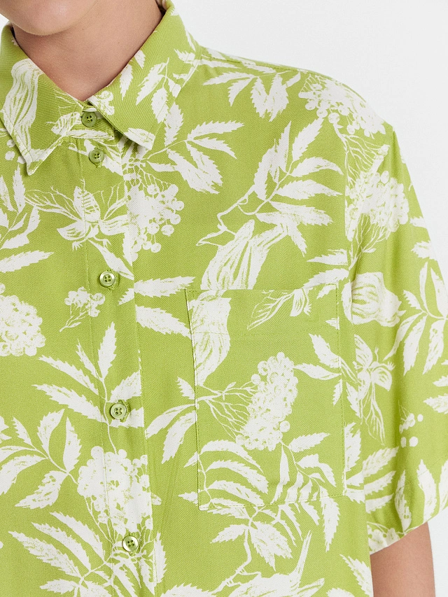 Рубашка женская в зеленом оттенке с птицами - 4