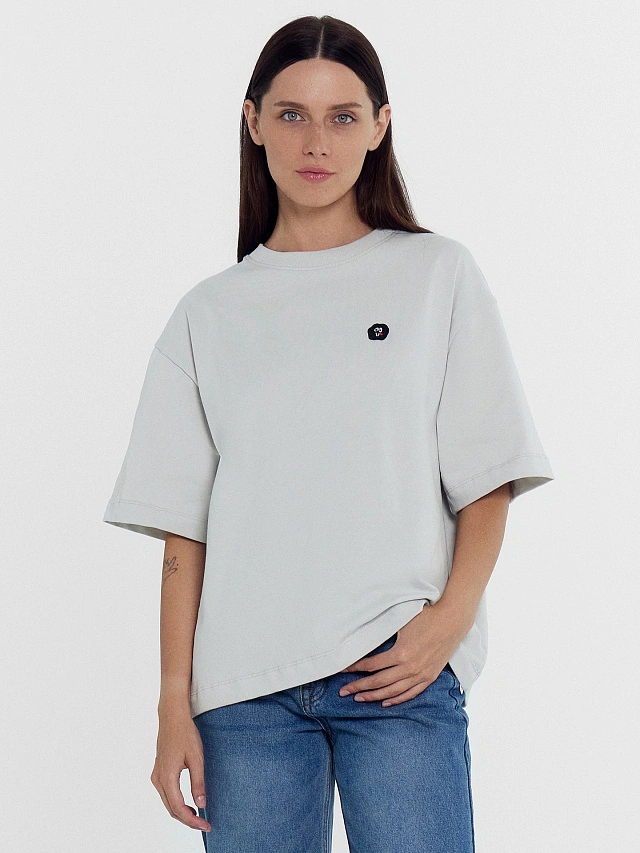 Футболка женская в сером цвете с печатью - 6