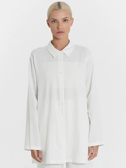 картинка Рубашка женская белая изо льна и района от магазина стильной одежды Mark Formelle