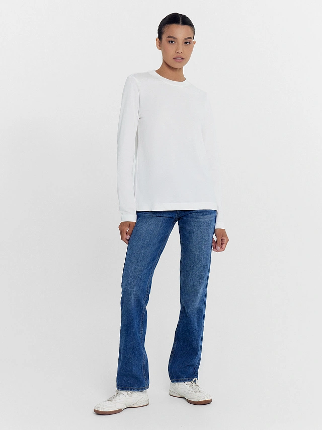 Джемпер женский в белом цвете - 3