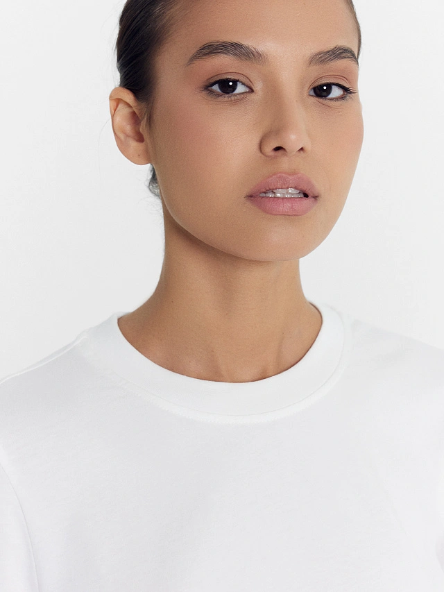 Джемпер женский в белом цвете - 4