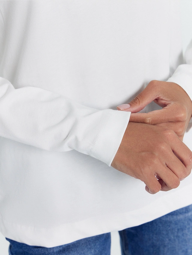 Джемпер женский в белом цвете - 5