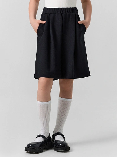 картинка Шорты для девочек в черном цвете  от известного бренда одежды для девочек Mark Formelle