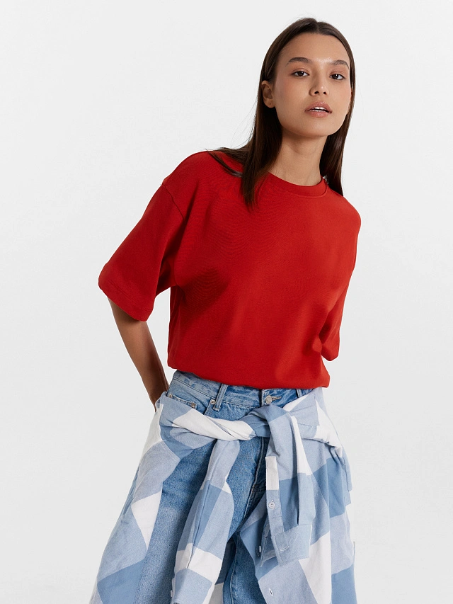 Футболка женская в красном оттенке - 5