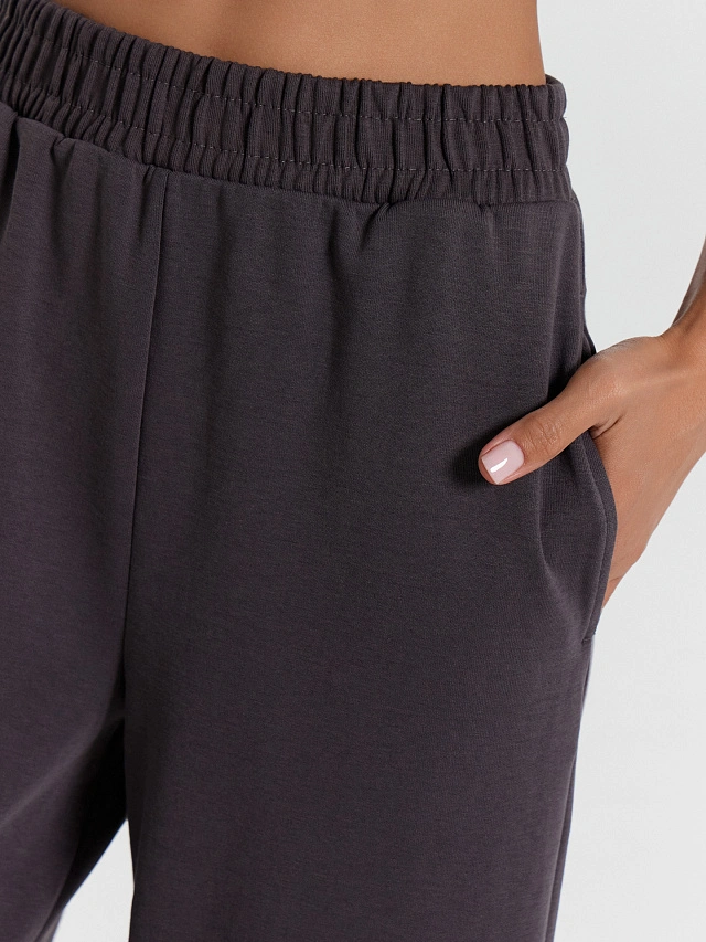 Комплект женский (джемпер, брюки) в сером цвете - 6