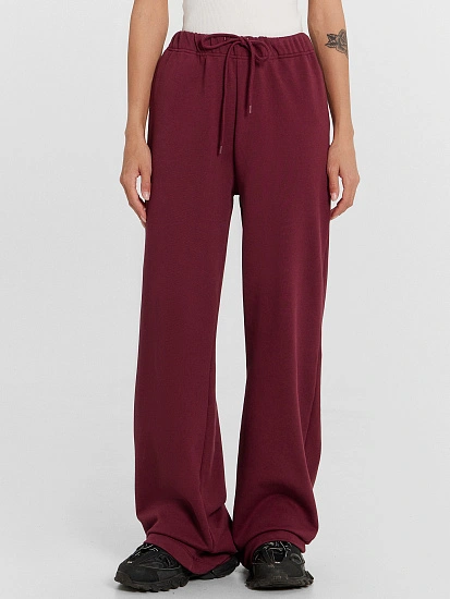 картинка Брюки женские в винно-красном цвете  от магазина стильной одежды Mark Formelle