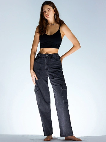 Брюки женские джинсовые в черном цвете