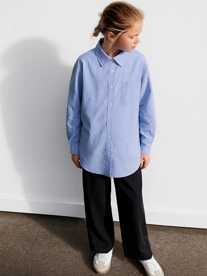 картинка Рубашка для девочек нежно-голубая от известного бренда одежды для девочек Mark Formelle