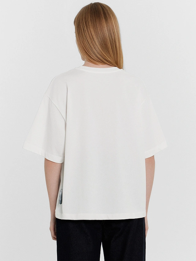 Футболка женская белая из коллекции «Zakaзnik El’nya / Заказник Ельня» - 2