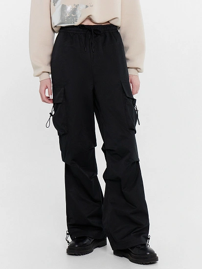 картинка Брюки женские в черном цвете  от магазина стильной одежды Mark Formelle