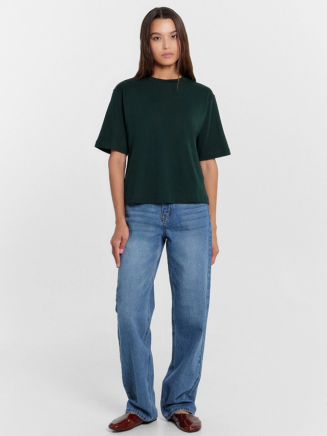 Футболка женская в темно-зеленом оттенке - 3