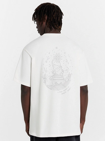 картинка Футболка мужская светло-молочная с печатью  от магазина мужской одежды Mark Formelle