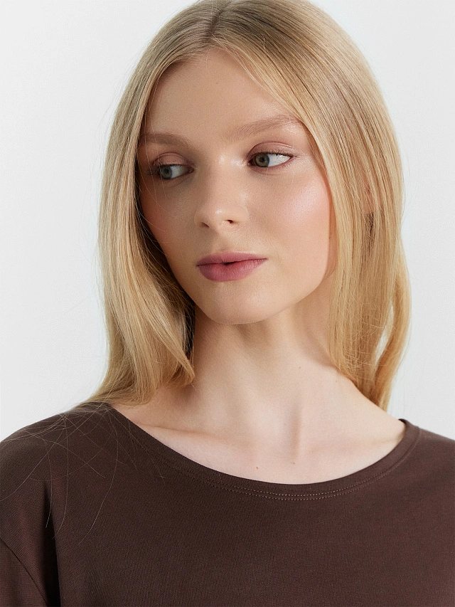 Джемпер женский в шоколадно-коричневом цвете - 6