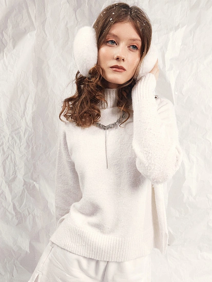 картинка Джемпер женский в молочном цвете  от магазина стильной одежды Mark Formelle