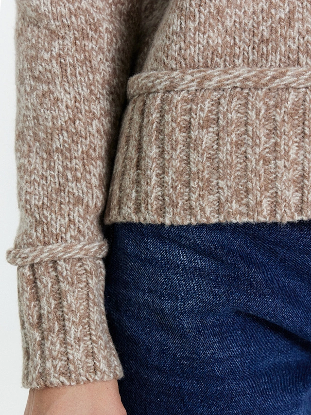 Джемпер женский светло-коричневый - 7