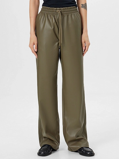 картинка Брюки кожаные женские хаки от магазина стильной одежды Mark Formelle