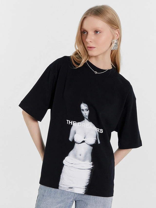 Футболка женская черная с принтом - 5