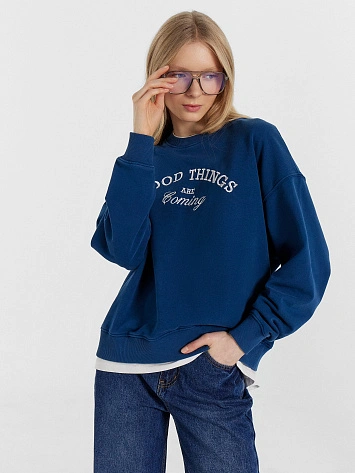 Свитшот женский синий с вышивкой "good things are coming "