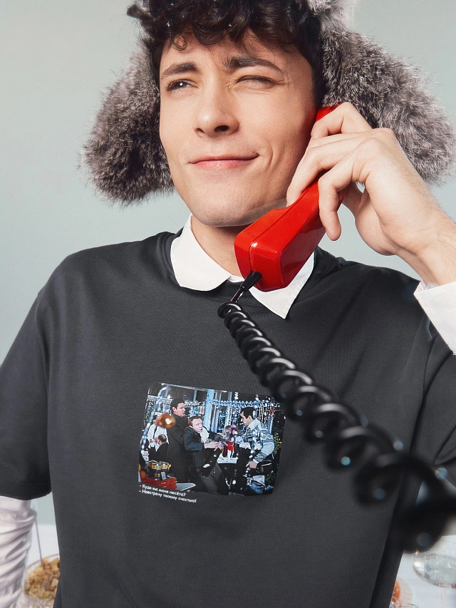 Футболка мужская графитовая с цитатой из фильма "ирония судьбы, или с легким паром!" - 2