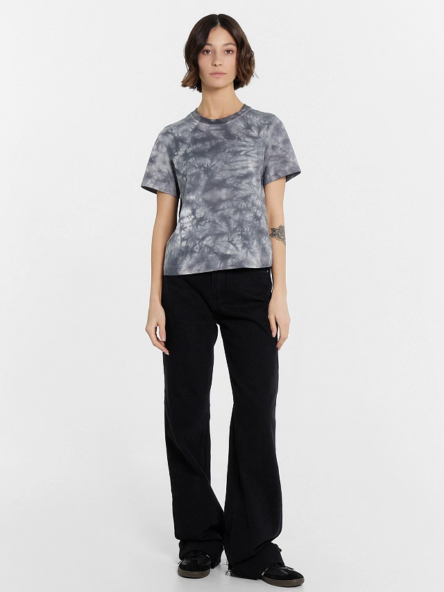 Футболка женская серая с принтом в технике фаст-дай - 3