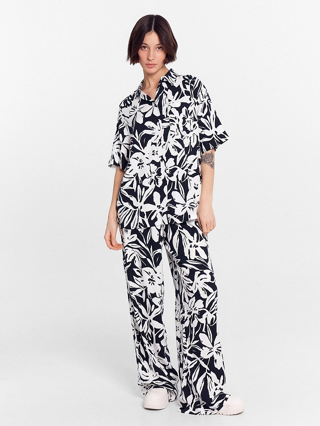 Рубашка женская с цветочным принтом - 3