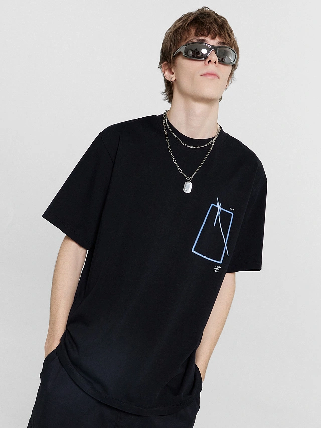 Футболка мужская черная с принтом - 8