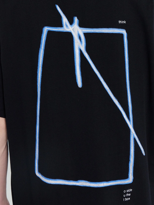 Футболка мужская черная с принтом - 6