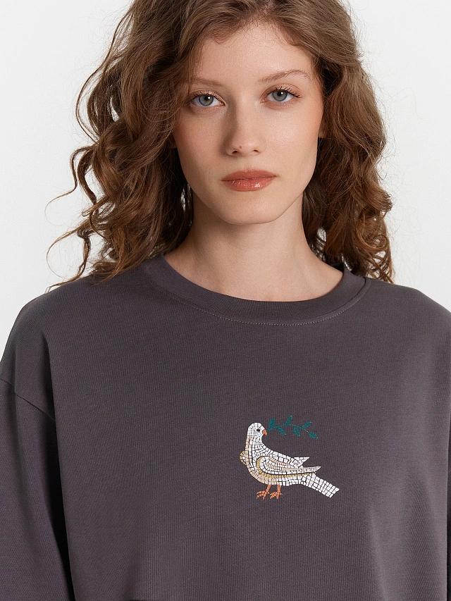 Футболка женская серая с принтом - 5