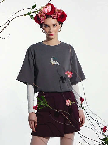 Футболка женская серая с принтом